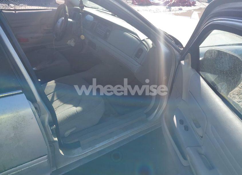 Photo 5 of 2000 Ford Crown VICTORIA POLICE INTERCEPTOR (VIN 2FAFP71W5YX205639)