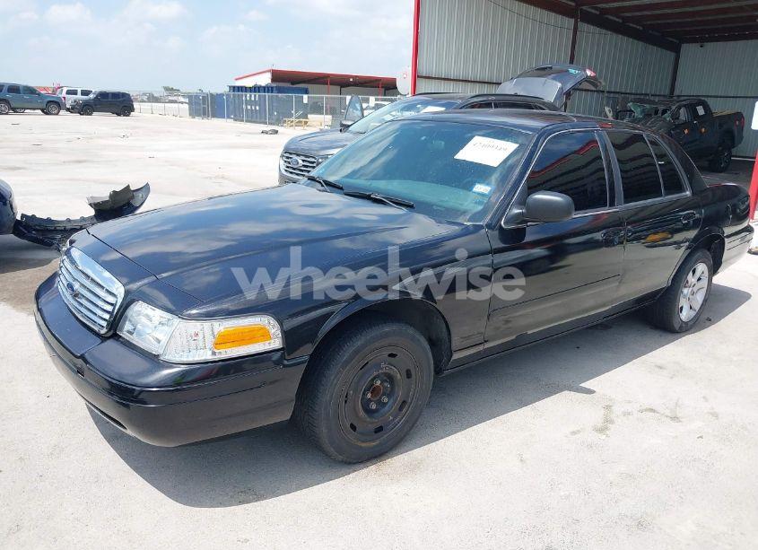 Photo 2 of 2004 Ford Crown VICTORIA POLICE (VIN 2FAFP71W64X142190)