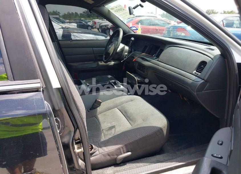 Photo 5 of 2004 Ford Crown VICTORIA POLICE (VIN 2FAFP71W64X142190)