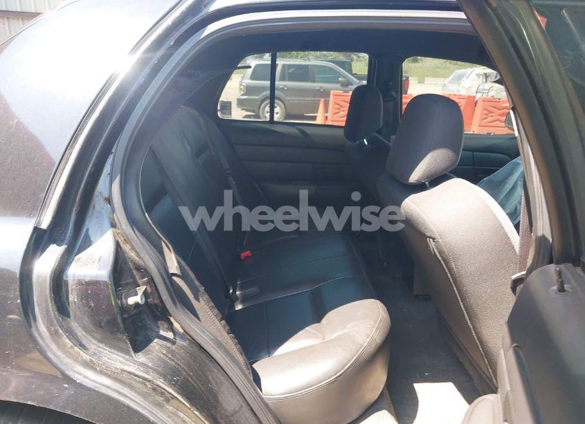 Photo 8 of 2006 Ford Crown VICTORIA POLICE/POLICE INTERCEPTOR (VIN 2FAFP71W66X115574)