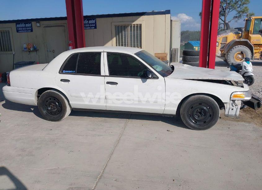 Photo 14 of 2006 Ford Crown VICTORIA POLICE/POLICE INTERCEPTOR (VIN 2FAFP71W66X154312)