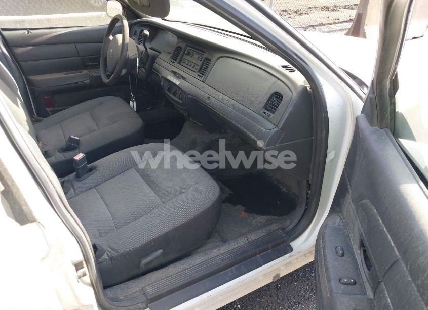 Photo 5 of 2006 Ford Crown VICTORIA POLICE/POLICE INTERCEPTOR (VIN 2FAFP71W76X103885)