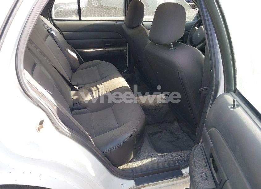 Photo 8 of 2006 Ford Crown VICTORIA POLICE/POLICE INTERCEPTOR (VIN 2FAFP71W76X103885)