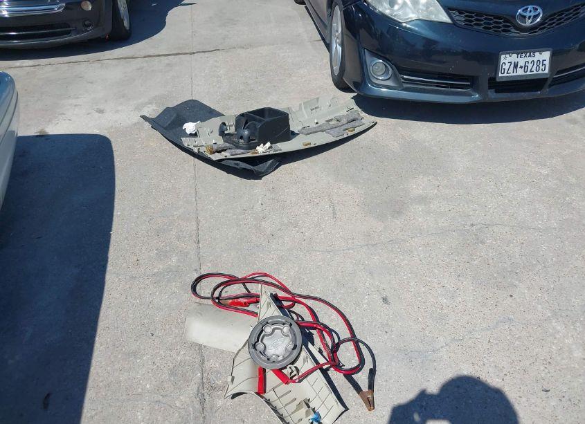 Photo 12 of 2005 Ford Crown VICTORIA POLICE (VIN 2FAFP71W95X148647)