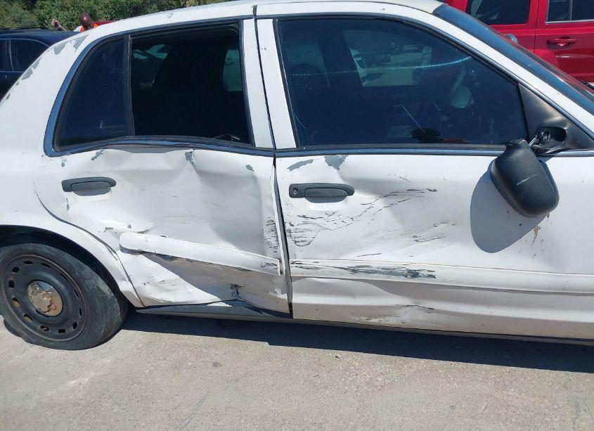 Photo 14 of 2005 Ford Crown VICTORIA POLICE (VIN 2FAFP71W95X148647)