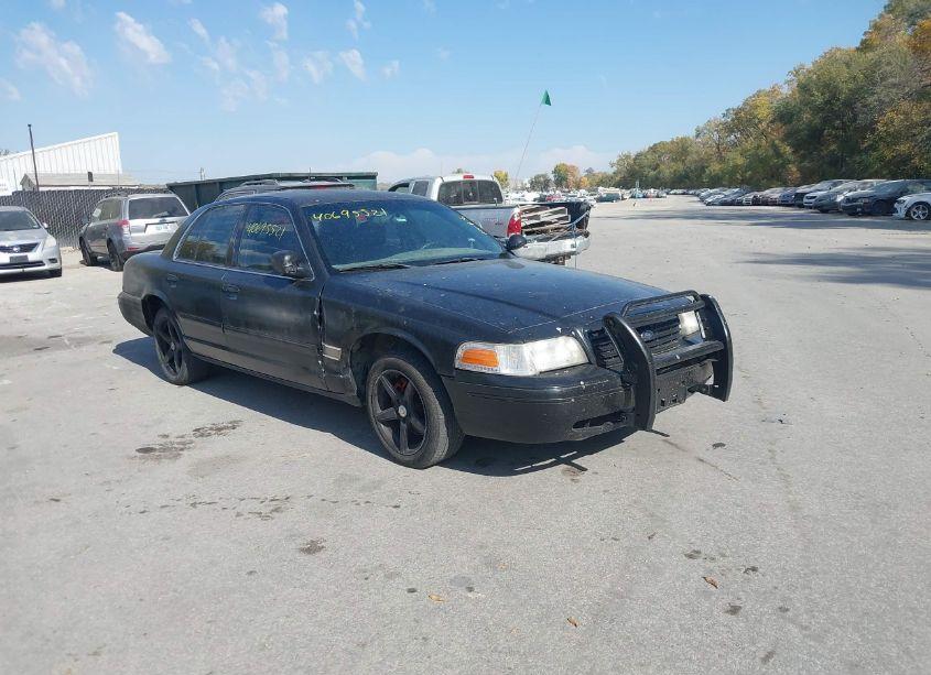 2000 Ford Crown VICTORIA POLICE INTERCEPTOR (VIN 2FAFP71WXYX148581) main photo