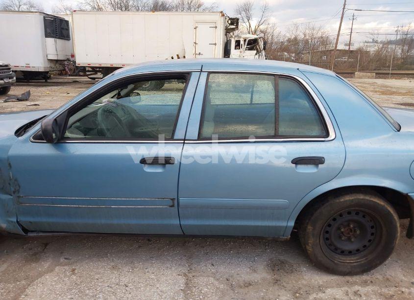 Photo 14 of 2000 Ford Crown VICTORIA COMMERCIAL APPLICATIONS (VIN 2FAFP72W4YX181431)