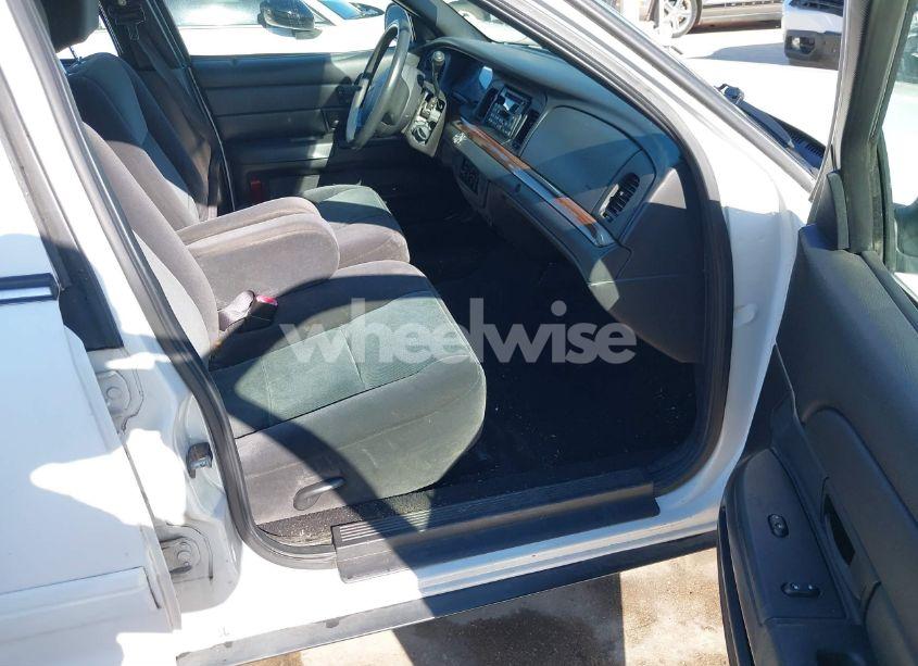 Photo 5 of 2006 Ford Crown VICTORIA STANDARD (VIN 2FAFP73V96X148122)