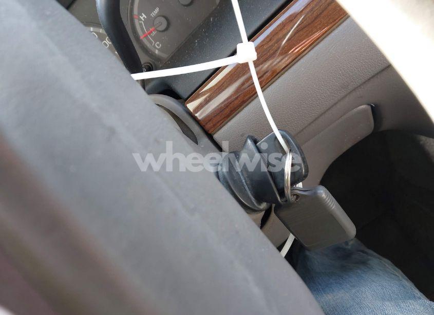 Photo 11 of 2001 Ford Crown VICTORIA (VIN 2FAFP73W01X203624)