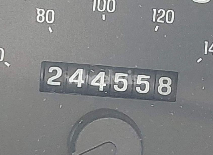 Photo 15 of 2001 Ford Crown VICTORIA (VIN 2FAFP73W01X203624)