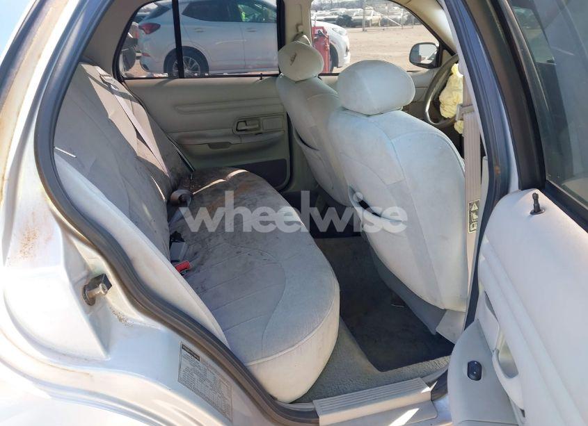 Photo 8 of 2001 Ford Crown VICTORIA (VIN 2FAFP73W01X203624)