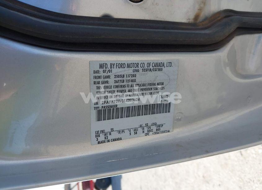 Photo 9 of 2001 Ford Crown VICTORIA (VIN 2FAFP73W01X203624)