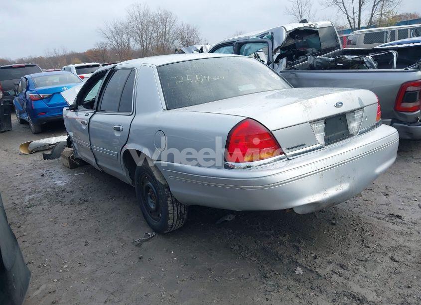 Photo 3 of 2003 Ford Crown VICTORIA STANDARD (VIN 2FAFP73W03X127423)