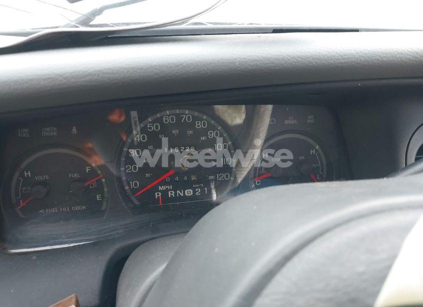 Photo 7 of 2003 Ford Crown VICTORIA STANDARD (VIN 2FAFP73W03X127423)