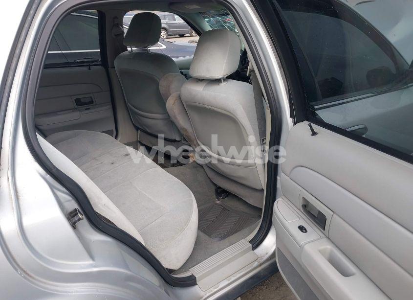 Photo 8 of 2003 Ford Crown VICTORIA STANDARD (VIN 2FAFP73W03X127423)