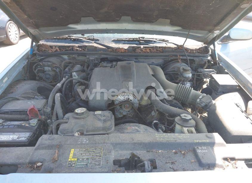 Photo 10 of 2003 Ford Crown VICTORIA STANDARD (VIN 2FAFP73W03X140169)