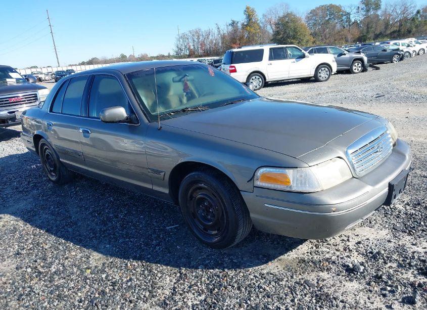 2003 Ford Crown VICTORIA STANDARD (VIN 2FAFP73W23X102698) main photo