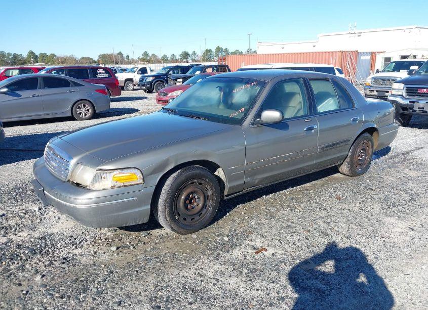 Photo 2 of 2003 Ford Crown VICTORIA STANDARD (VIN 2FAFP73W23X102698)