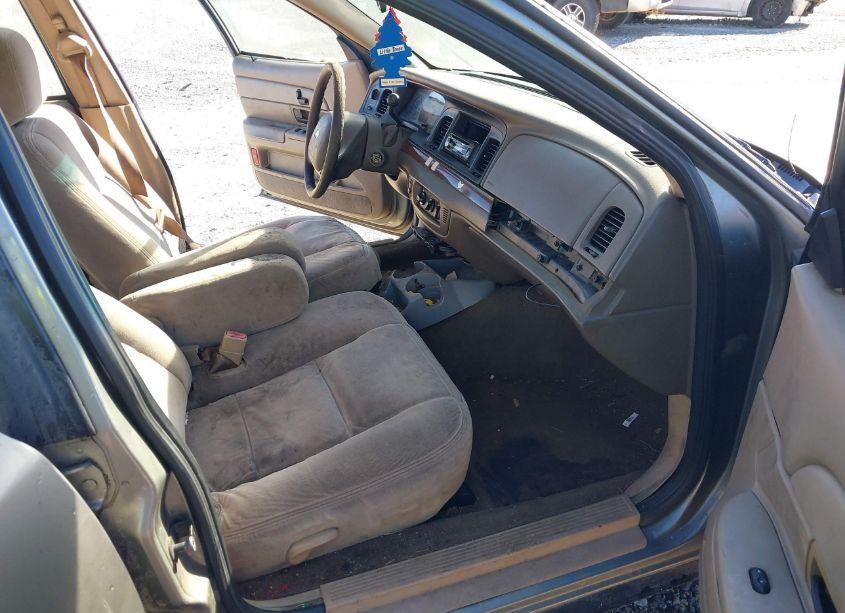 Photo 5 of 2003 Ford Crown VICTORIA STANDARD (VIN 2FAFP73W23X102698)