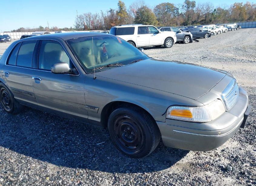 Photo 6 of 2003 Ford Crown VICTORIA STANDARD (VIN 2FAFP73W23X102698)