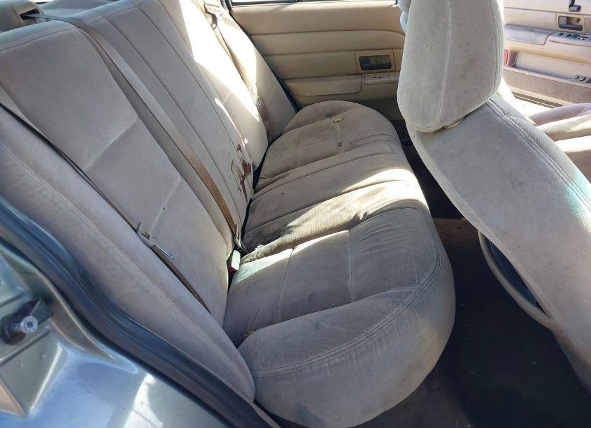 Photo 8 of 2003 Ford Crown VICTORIA STANDARD (VIN 2FAFP73W23X102698)