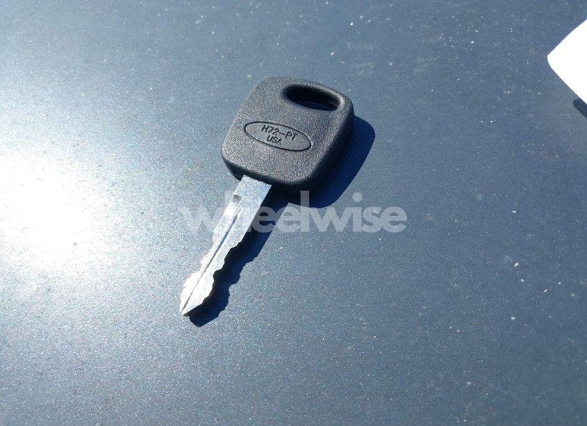 Photo 11 of 1998 Ford Crown VICTORIA (VIN 2FAFP73W2WX100941)