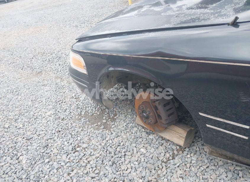 Photo 12 of 1998 Ford Crown VICTORIA (VIN 2FAFP73W2WX100941)