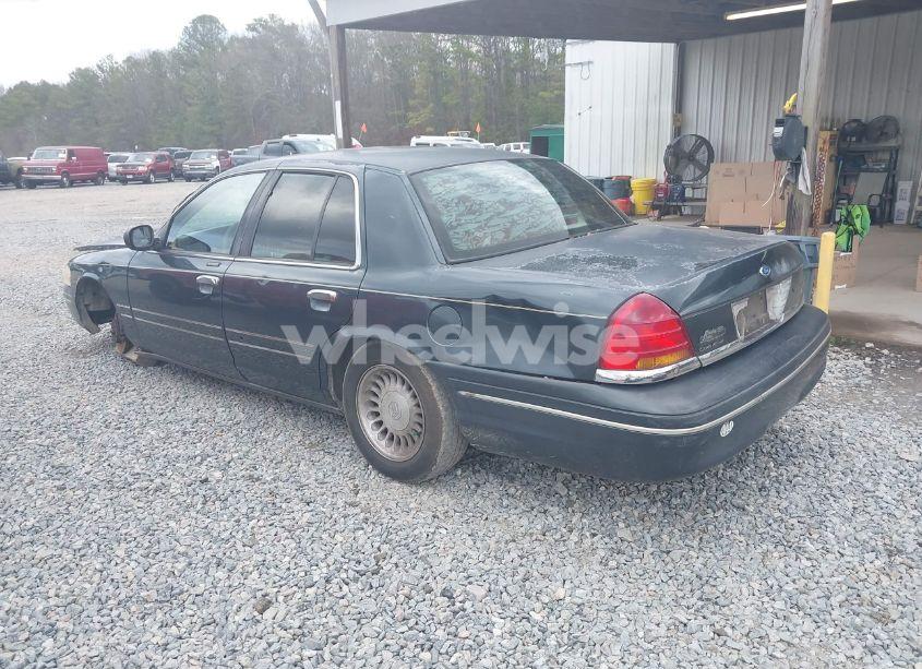 Photo 3 of 1998 Ford Crown VICTORIA (VIN 2FAFP73W2WX100941)