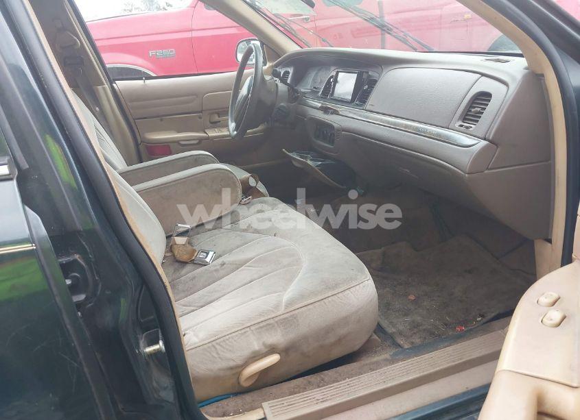 Photo 5 of 1998 Ford Crown VICTORIA (VIN 2FAFP73W2WX100941)