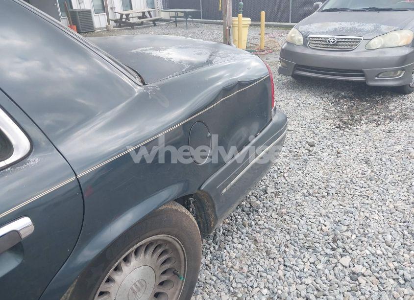 Photo 6 of 1998 Ford Crown VICTORIA (VIN 2FAFP73W2WX100941)