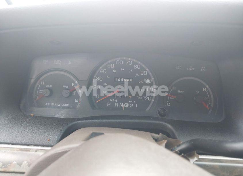 Photo 7 of 1998 Ford Crown VICTORIA (VIN 2FAFP73W2WX100941)