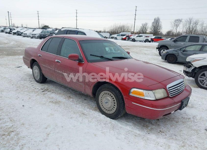 1998 Ford Crown VICTORIA (VIN 2FAFP73W3WX128232) main photo
