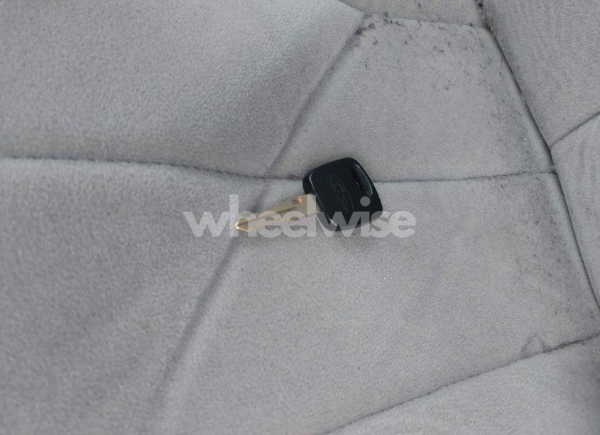 Photo 11 of 1998 Ford Crown VICTORIA (VIN 2FAFP73W3WX128232)