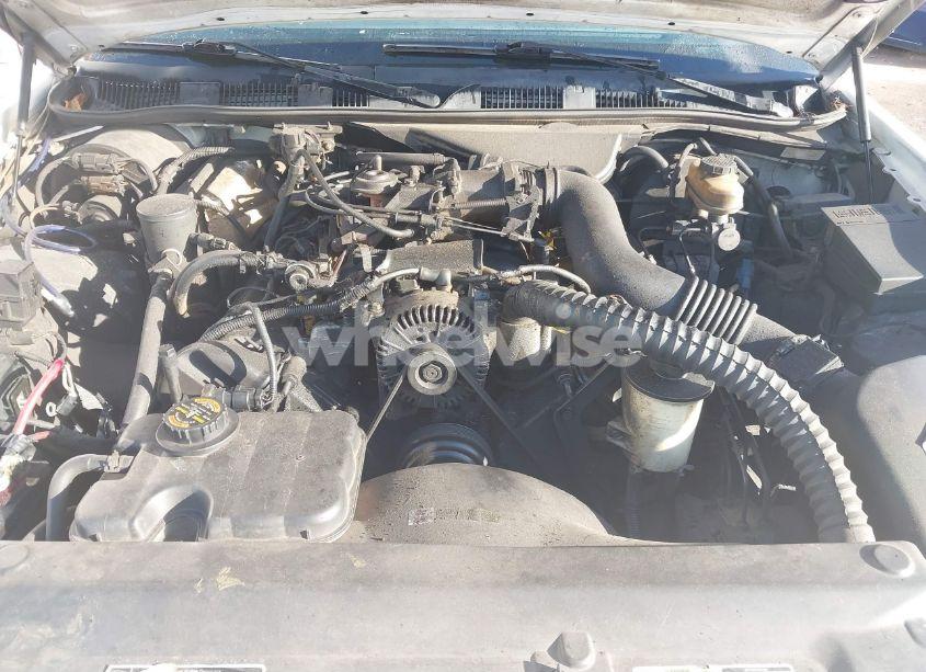 Photo 10 of 1999 Ford Crown VICTORIA (VIN 2FAFP73W5XX231735)