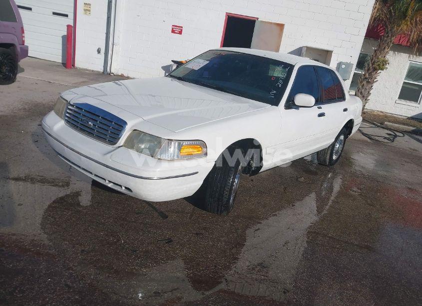 Photo 2 of 1999 Ford Crown VICTORIA (VIN 2FAFP73W5XX231735)