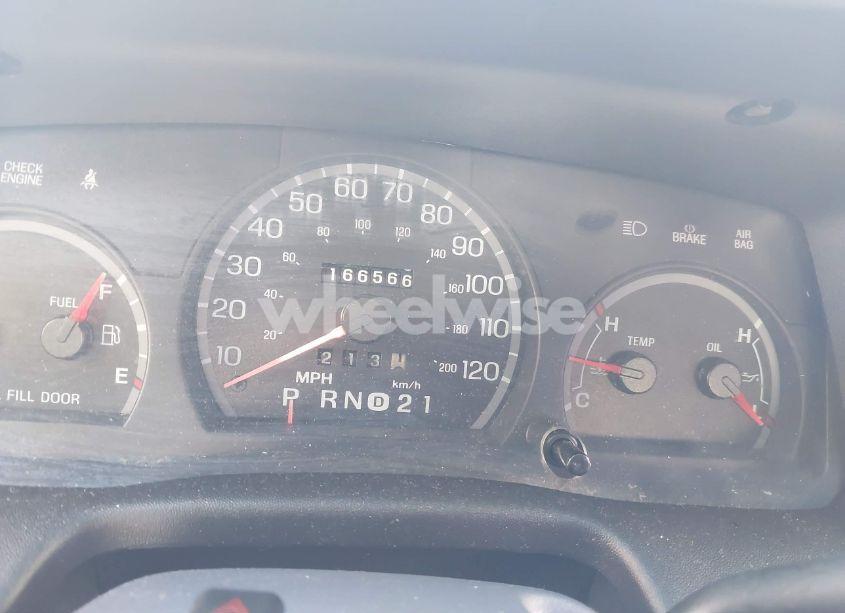 Photo 7 of 1999 Ford Crown VICTORIA (VIN 2FAFP73W5XX231735)