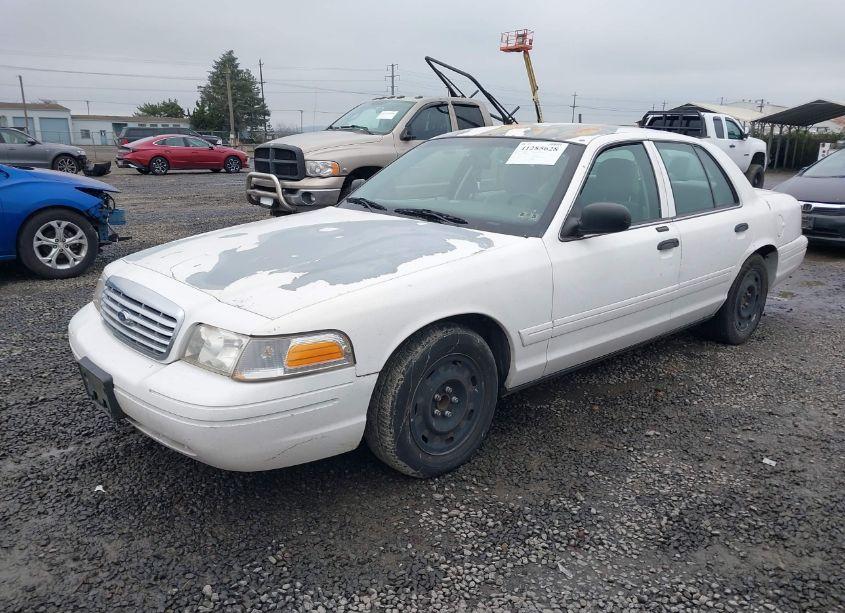 Photo 2 of 2004 Ford Crown VICTORIA STANDARD (VIN 2FAFP73W64X118646)