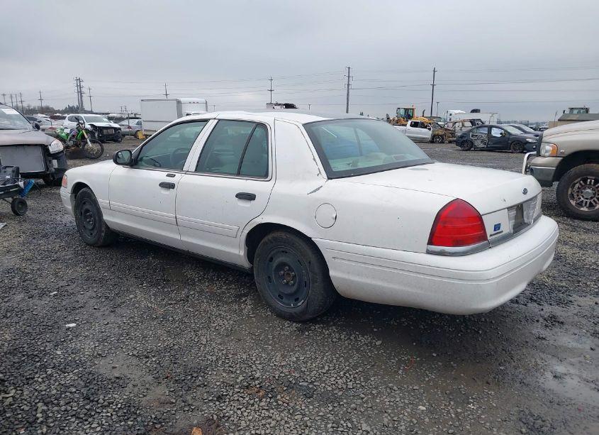 Photo 3 of 2004 Ford Crown VICTORIA STANDARD (VIN 2FAFP73W64X118646)