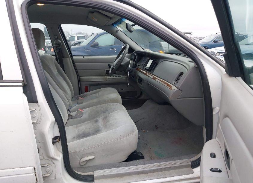 Photo 5 of 2004 Ford Crown VICTORIA STANDARD (VIN 2FAFP73W64X118646)