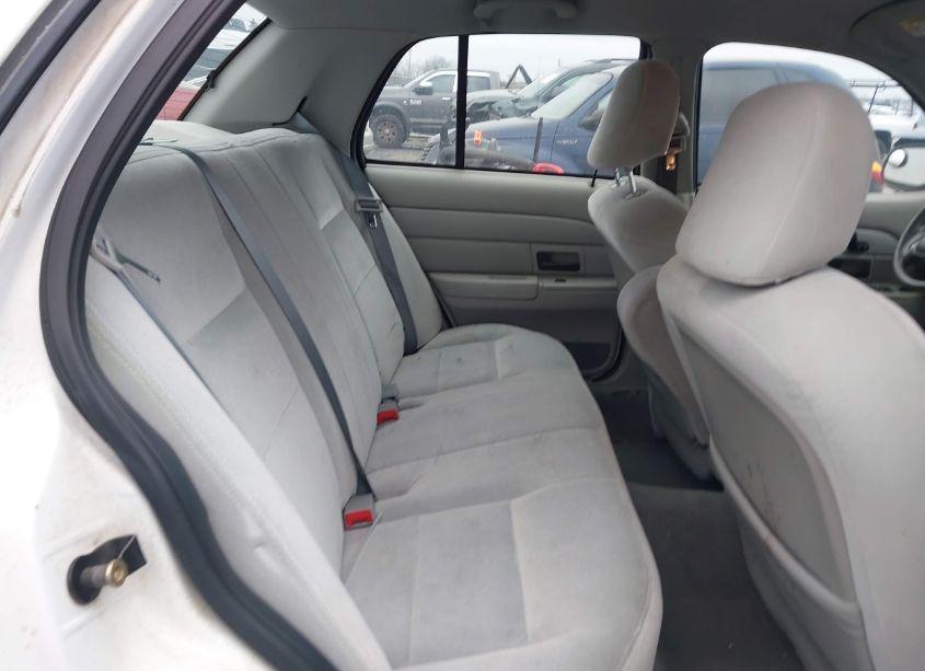 Photo 8 of 2004 Ford Crown VICTORIA STANDARD (VIN 2FAFP73W64X118646)