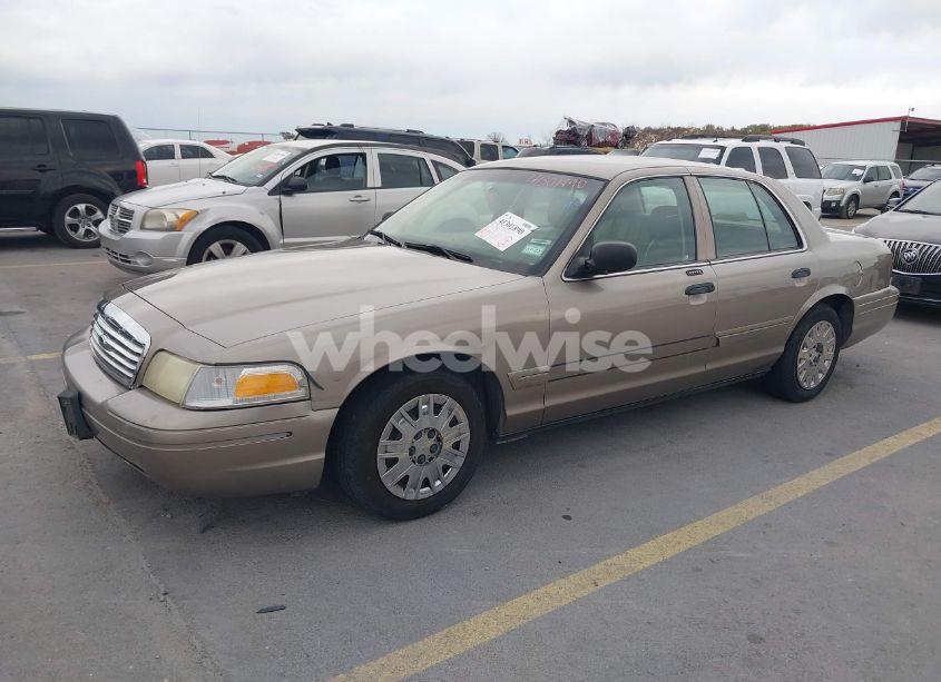 Photo 2 of 2005 Ford Crown VICTORIA STANDARD (VIN 2FAFP73W65X114422)