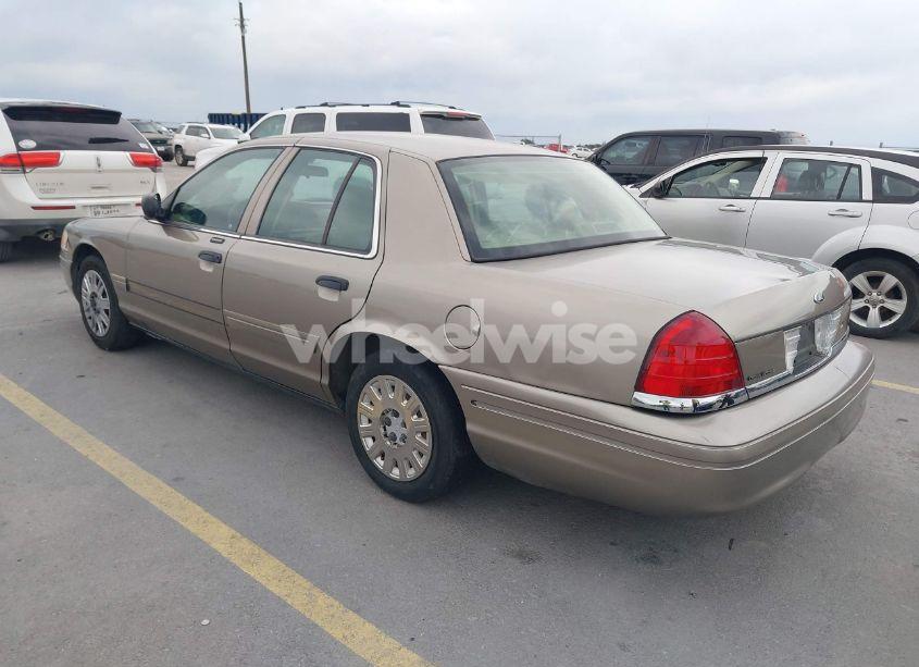 Photo 3 of 2005 Ford Crown VICTORIA STANDARD (VIN 2FAFP73W65X114422)