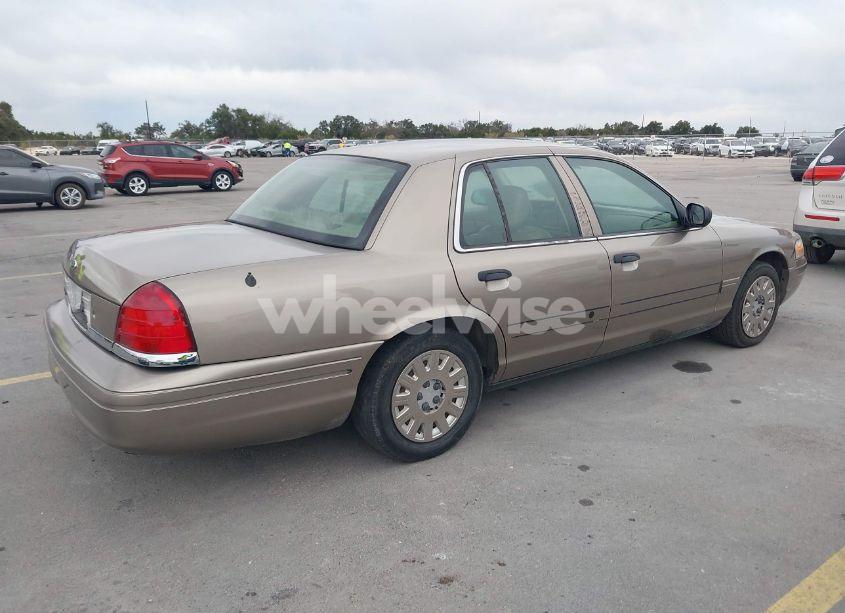 Photo 4 of 2005 Ford Crown VICTORIA STANDARD (VIN 2FAFP73W65X114422)
