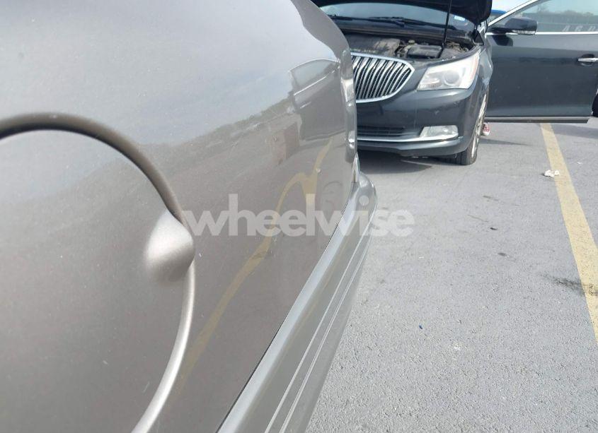 Photo 6 of 2005 Ford Crown VICTORIA STANDARD (VIN 2FAFP73W65X114422)