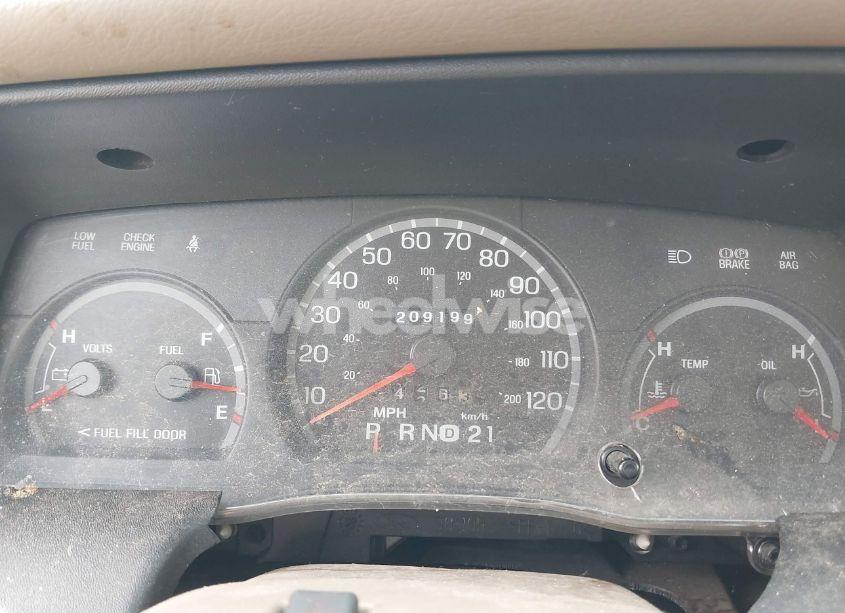 Photo 7 of 2005 Ford Crown VICTORIA STANDARD (VIN 2FAFP73W65X114422)