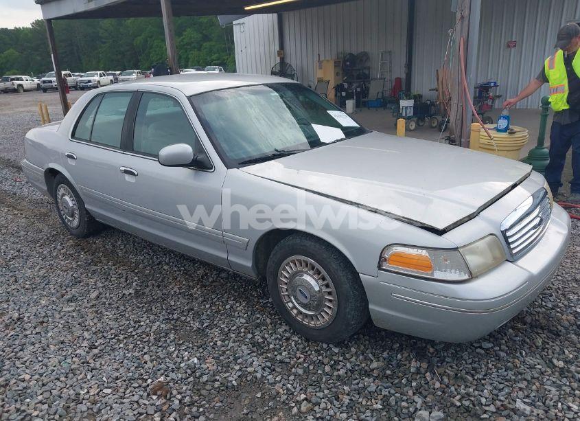 2000 Ford Crown VICTORIA (VIN 2FAFP73W6YX194471) main photo