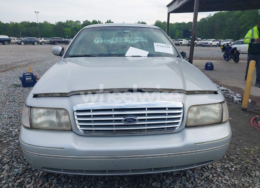 Photo 12 of 2000 Ford Crown VICTORIA (VIN 2FAFP73W6YX194471)