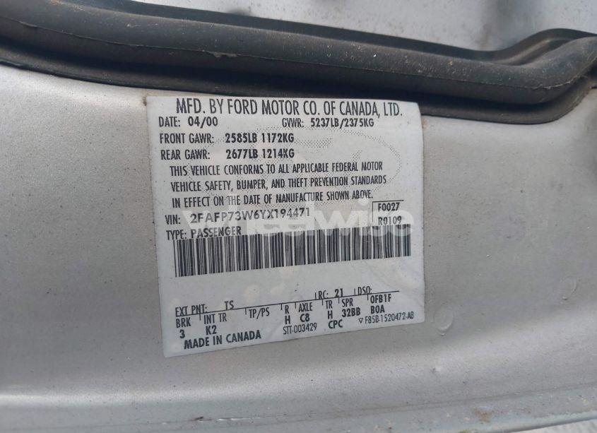 Photo 9 of 2000 Ford Crown VICTORIA (VIN 2FAFP73W6YX194471)