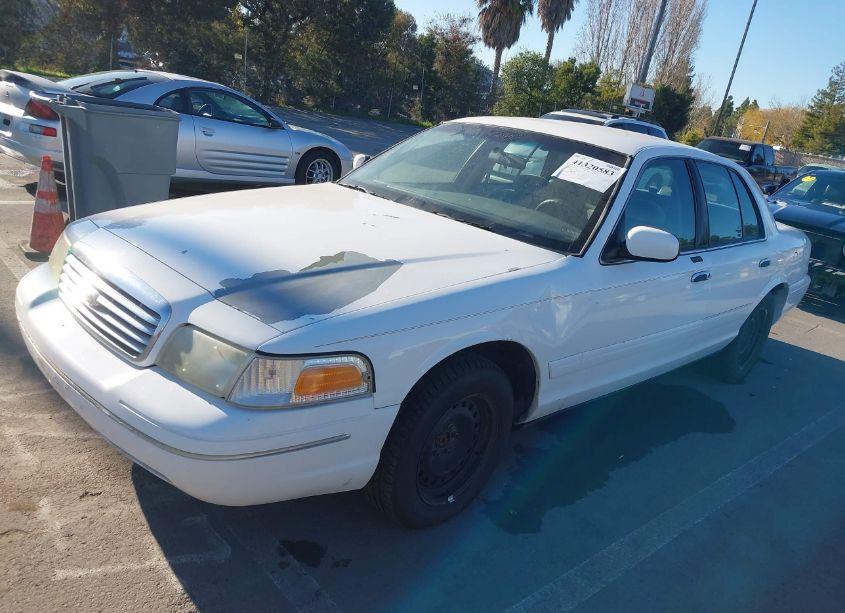 Photo 2 of 2001 Ford Crown VICTORIA (VIN 2FAFP73W71X206083)