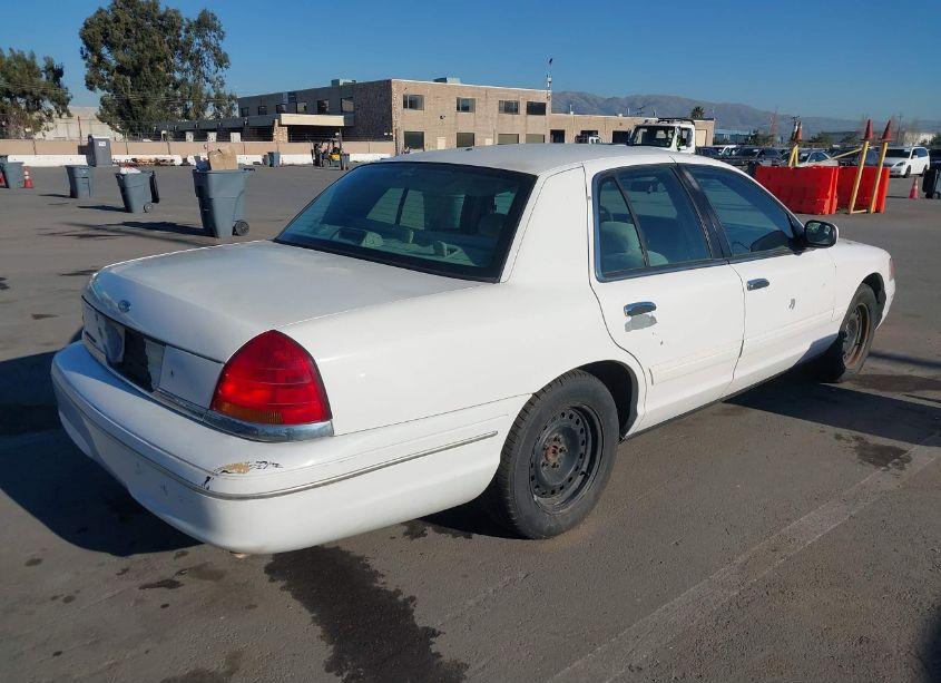 Photo 4 of 2001 Ford Crown VICTORIA (VIN 2FAFP73W71X206083)